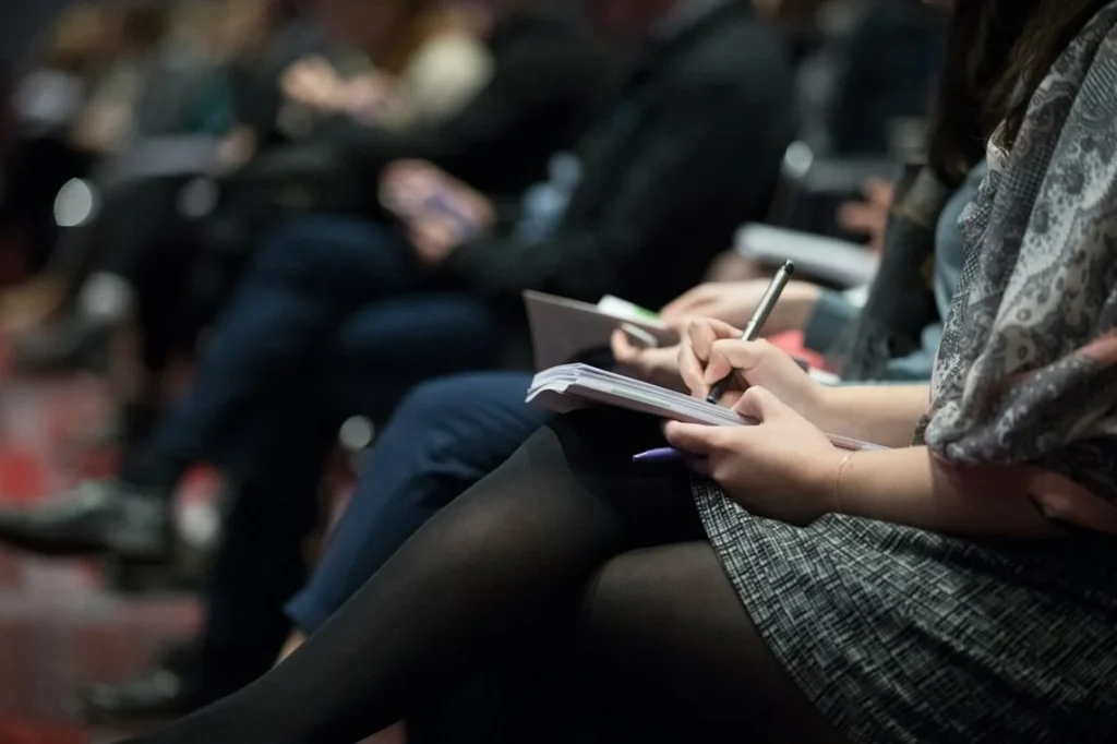 AI and live workshops boost results.